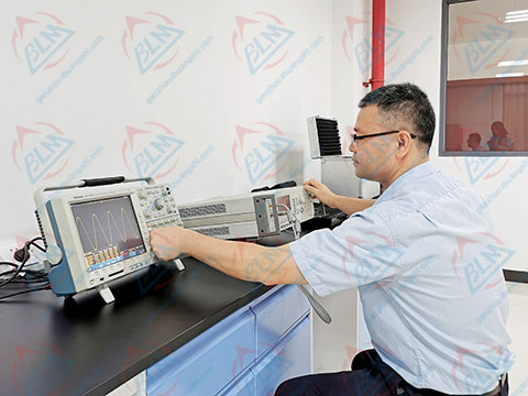 無線電成人看片在线观看實驗室圖片